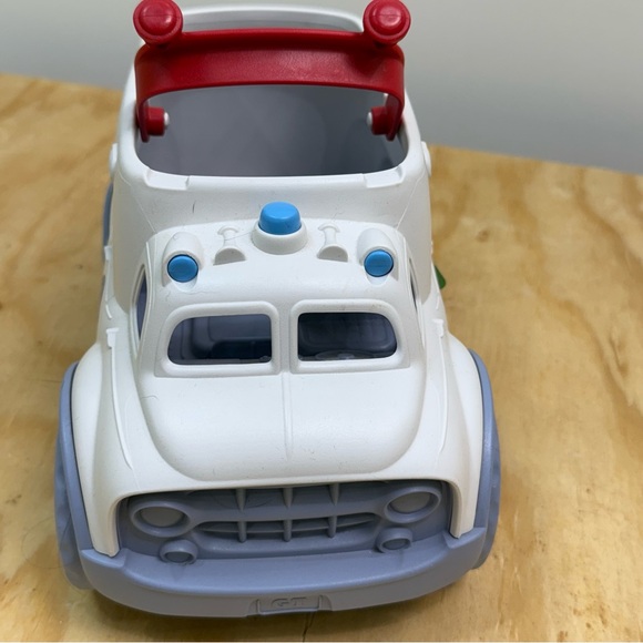 Green Toys Ambulance Truck | Eco-Friendly Kids Toy | Made in USA - Picture 4 of 7